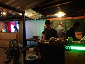 Bar (on property) - Candelos Hostel (Bogotá)