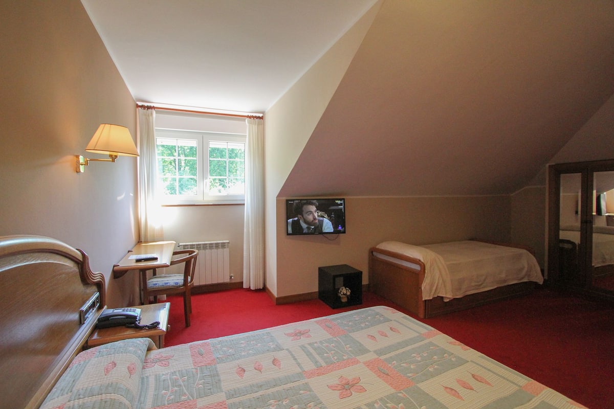 Bureau, Wi-Fi gratuit, draps fournis
