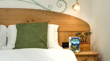 Double or Twin Room | In-room safe, desk, soundproofing, free WiFi