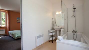 Articles de toilette gratuits, serviettes fournies