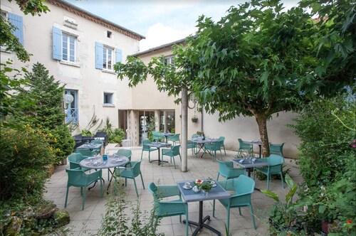 Logis Hôtel Le Lion d'Or