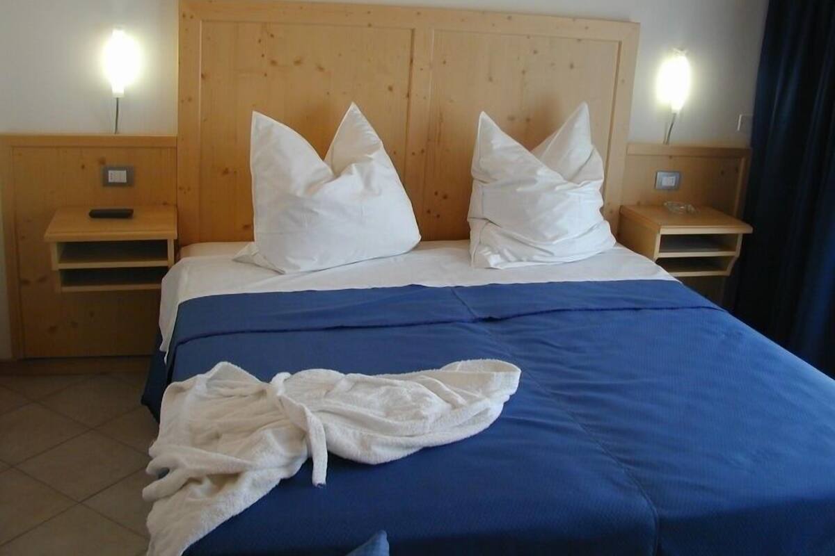 Doppelzimmer | Zimmersafe, schallisolierte Zimmer, Babybetten, kostenloses WLAN