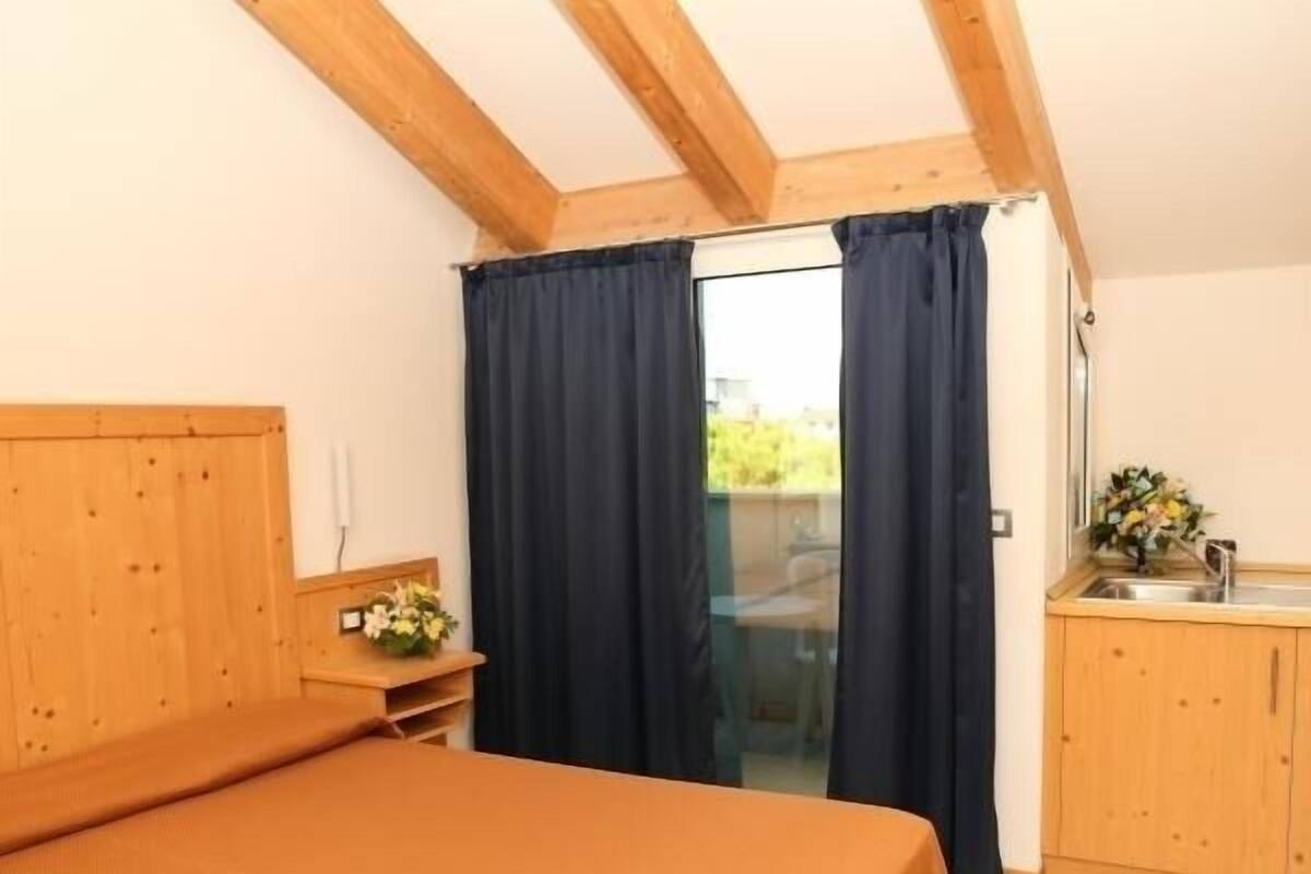 Vierbettzimmer | Zimmersafe, schallisolierte Zimmer, Babybetten, kostenloses WLAN