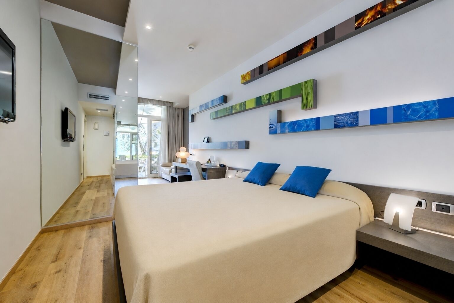 Literie de qualité supérieure, couette en duvet d'oie, minibar