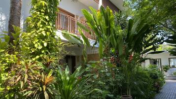 Superior Room, Garden View | Premium bedding, minibar, in-room safe, desk