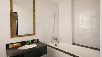 Deep-soaking bathtub, free toiletries, hair dryer