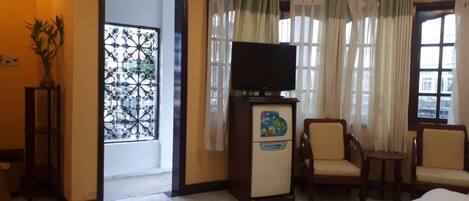 Minibar, in-room safe, blackout drapes, free WiFi