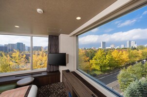 高級寝具、羽毛の掛け布団、セーフティボックス (室内)、客室ごとに異なるインテリア