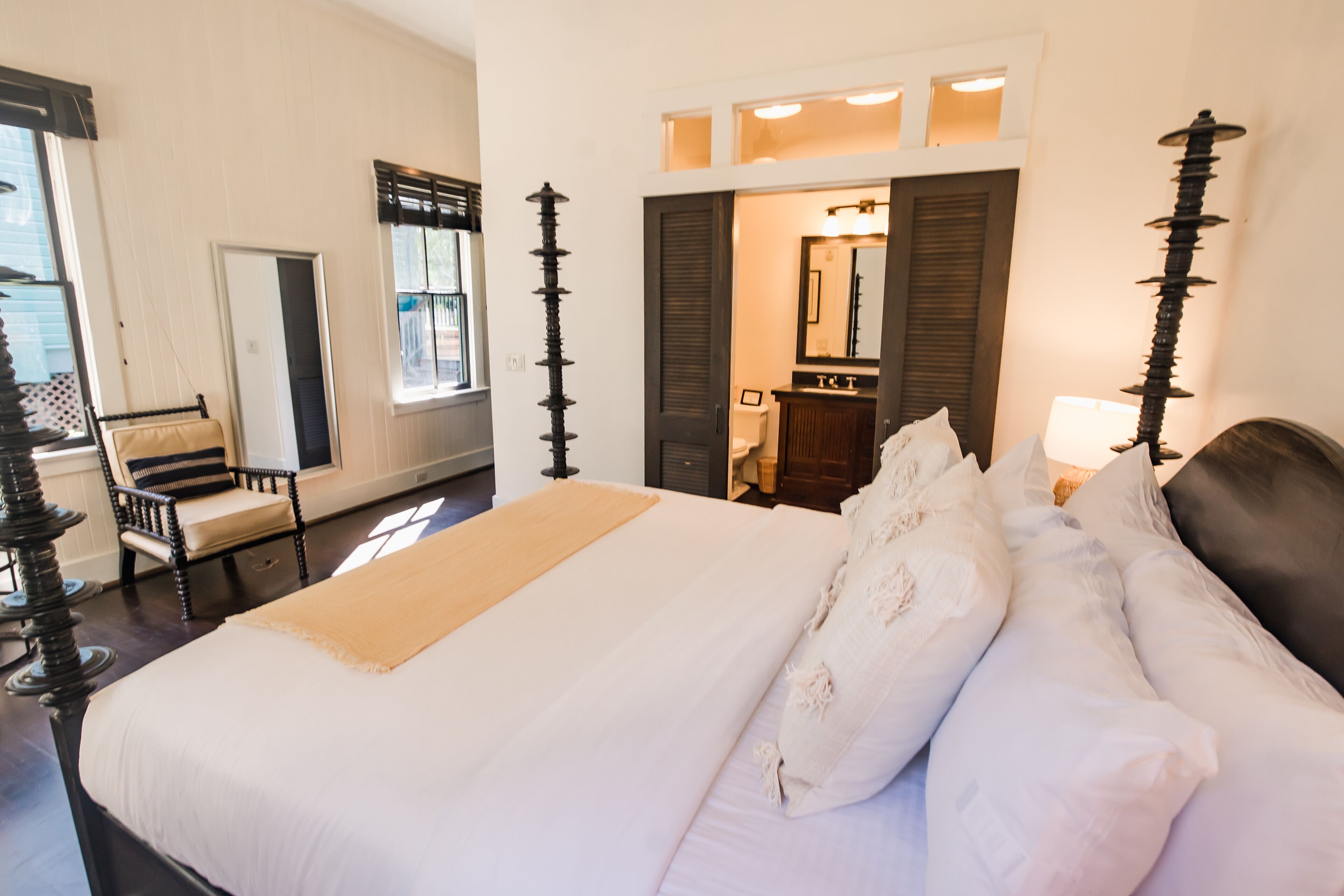 premium suite, 1 bedroom, lanai, partial ocean view | premium bedding, down duvets, pillow-top beds, in-room safe