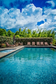 Pool (outdoor) at Lumeria Maui Educational Retreat Center