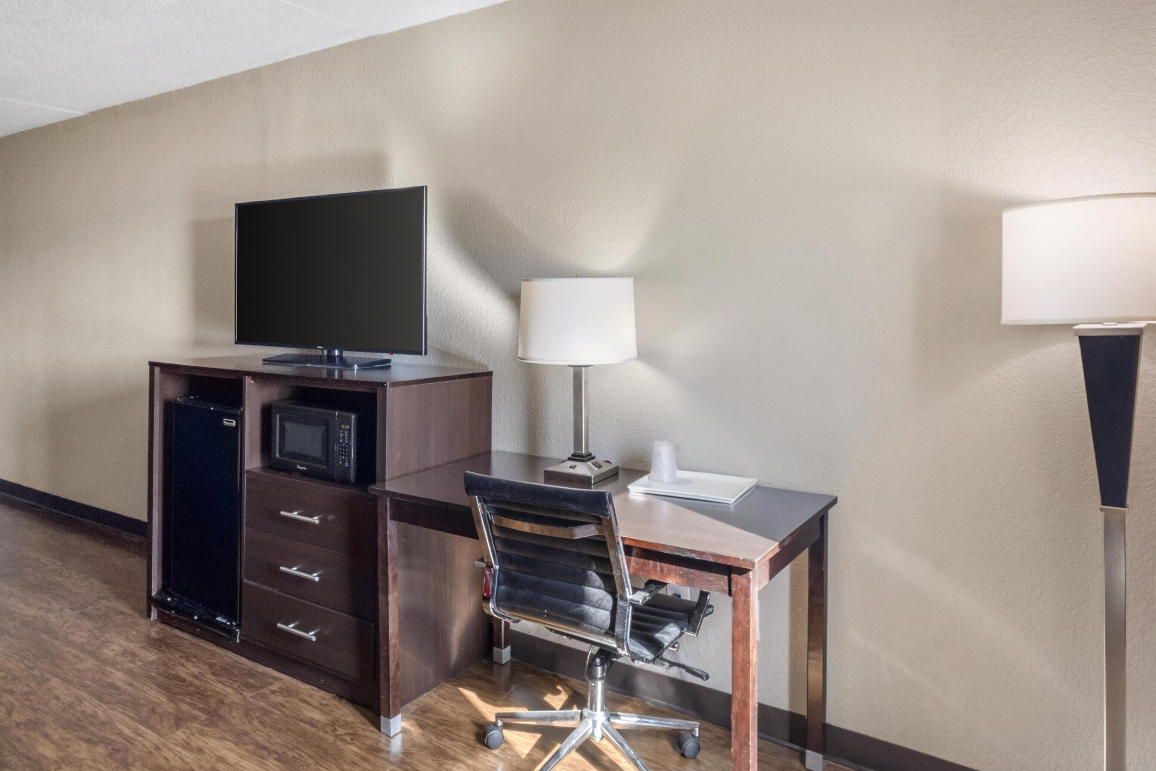 Standard Room, 1 King Bed, Non Smoking, Refrigerator & Microwave