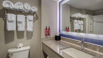 Hårføner, håndklær, såpe og sjampo