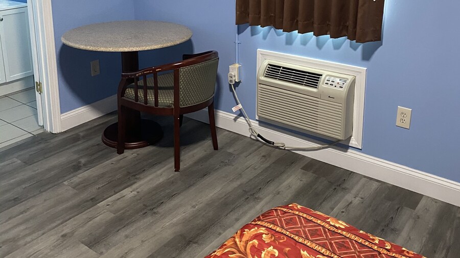 Red Carpet Inn and Suites