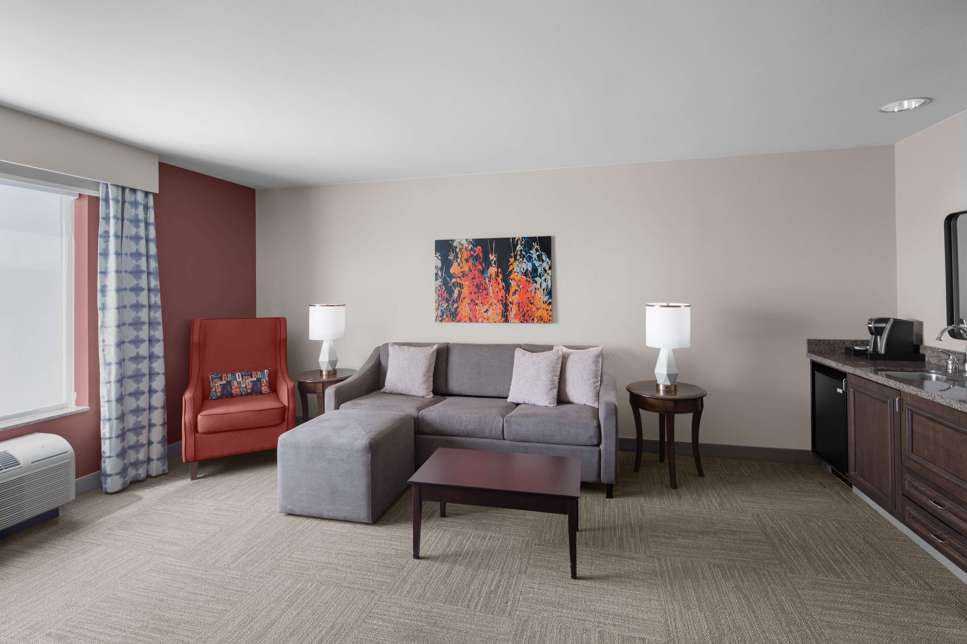 40-inch flat-screen tv with premium tv channels, tv, ipod dock