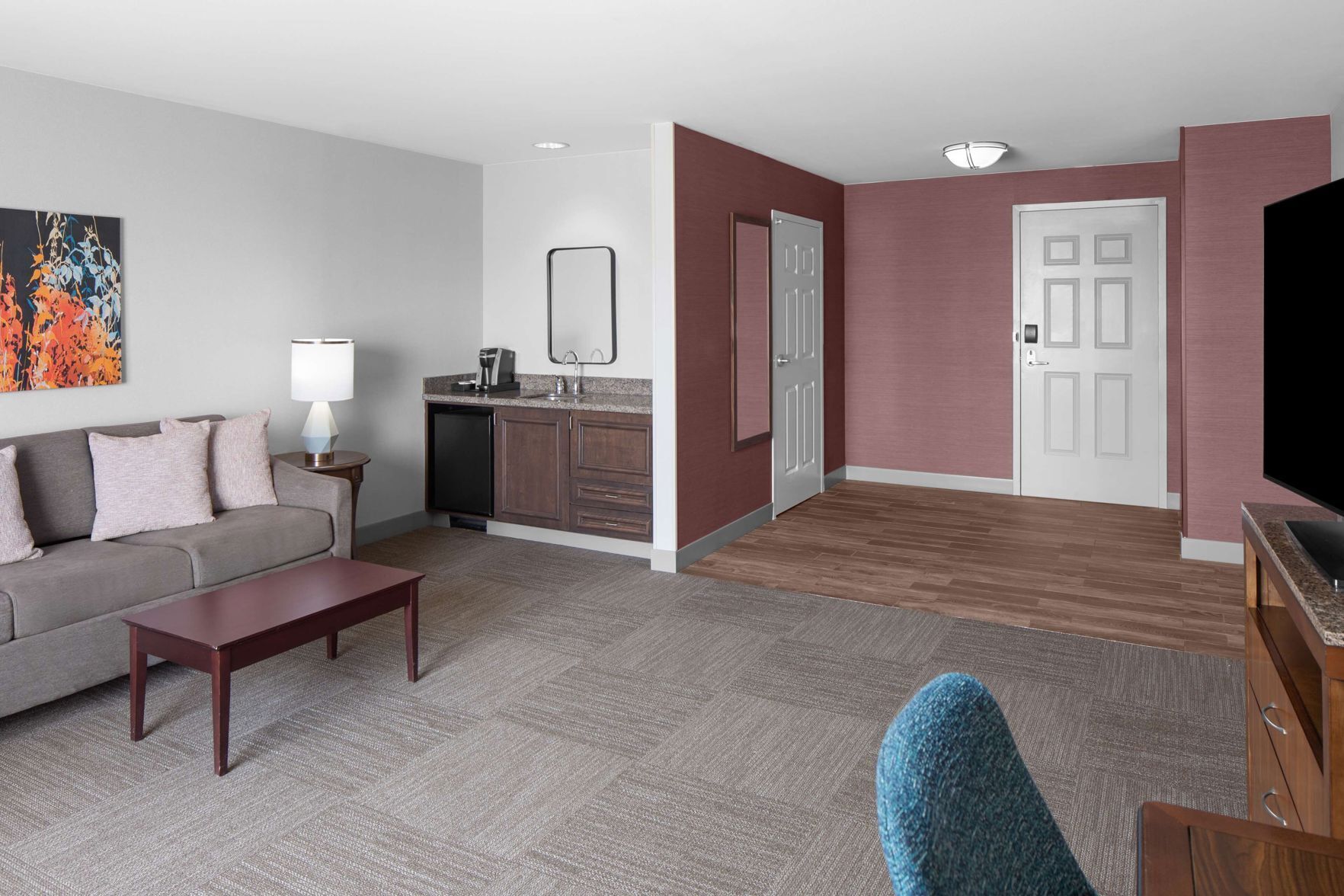 Living area | 40-inch flat-screen TV with premium channels, TV, iPod dock