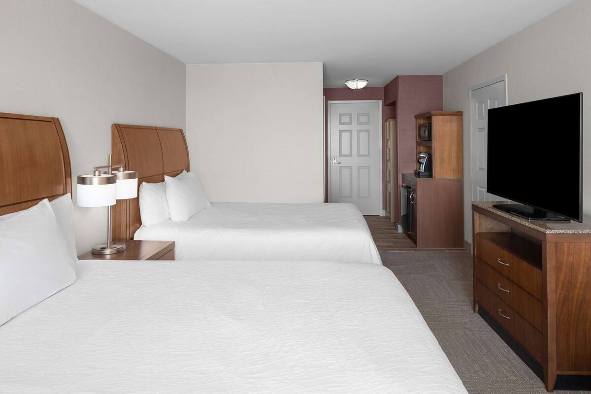 Egyptian cotton sheets, premium bedding, down comforters, pillowtop beds