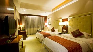 Minibar, desk, blackout curtains, free WiFi