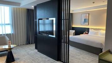 Minibar, in-room safe, alarm clocks