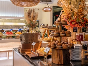 Daily buffet breakfast (THB 350 per person) - VELA Dhi GLOW Pratunam (Bangkok)