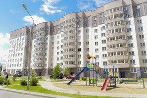 Children’s play area – outdoor