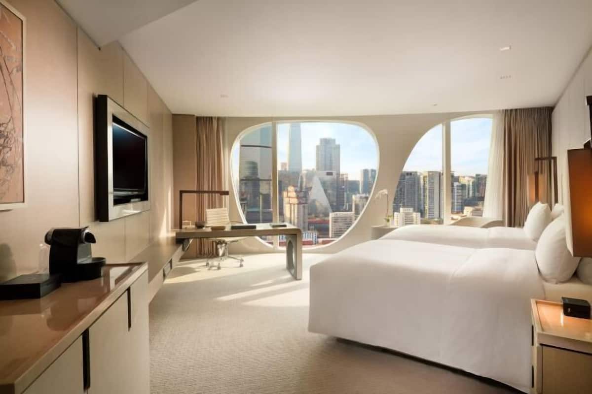 1 bedroom, down comforters, minibar, in-room safe