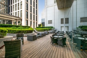 4 من المطاعم، تقديم الإفطار