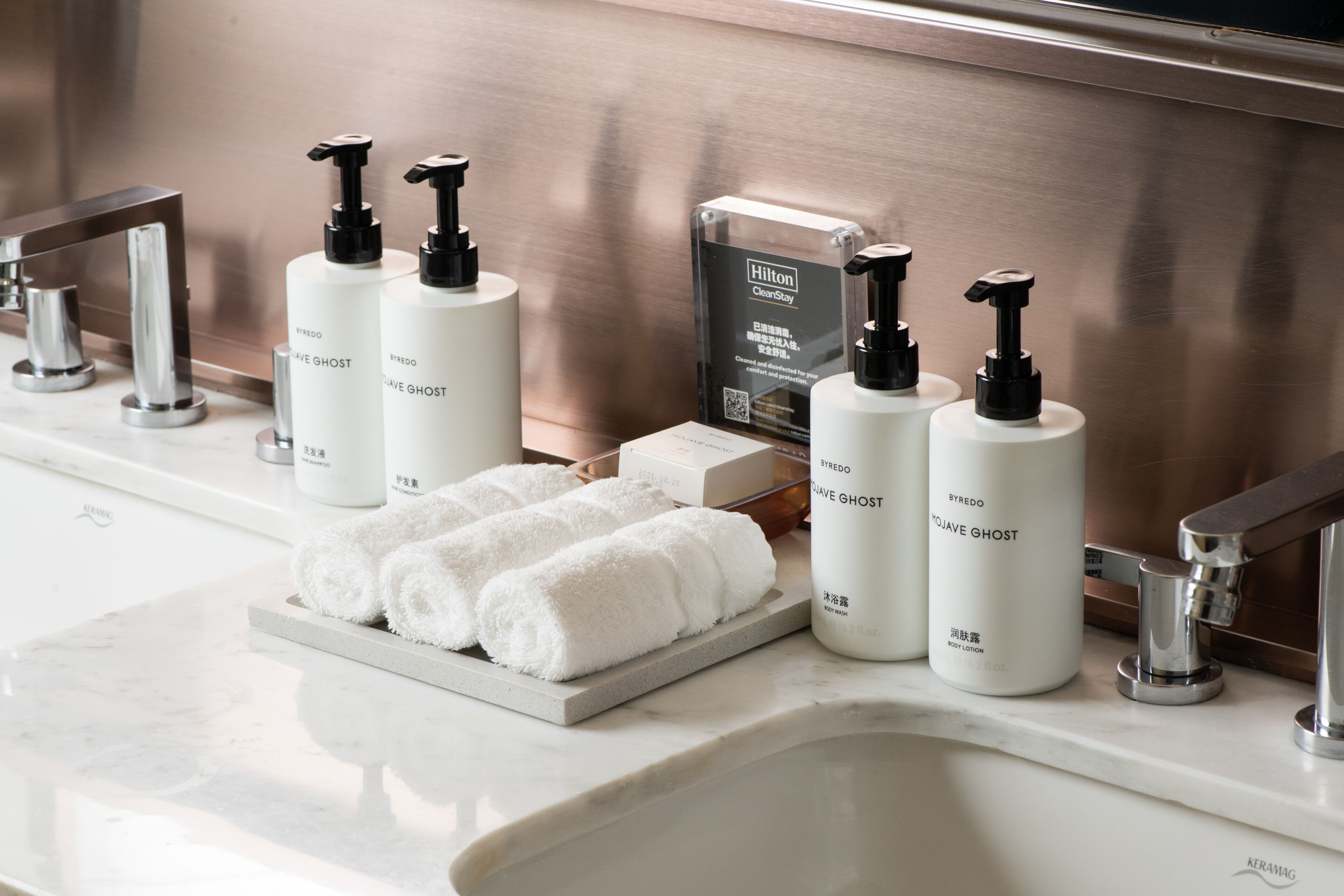 separate bathtub and shower, hydromassage showerhead