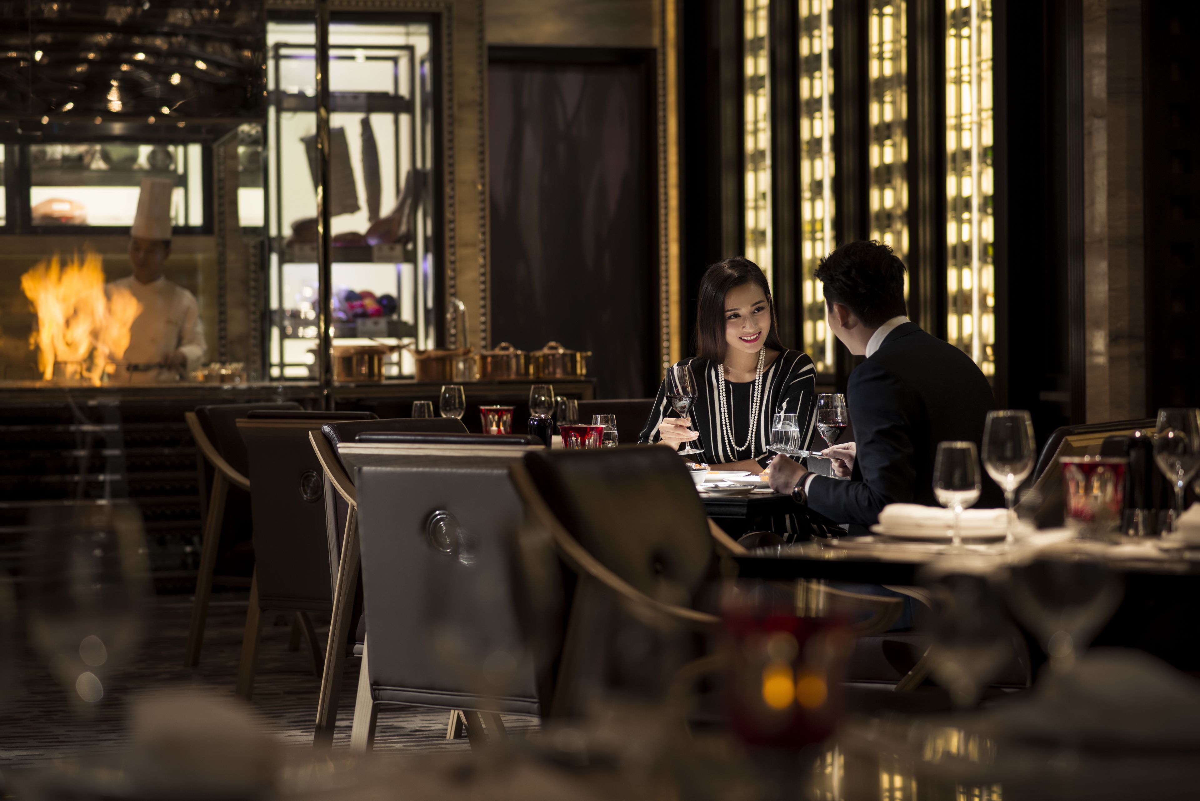 4 restaurants; breakfast, lunch, and dinner served