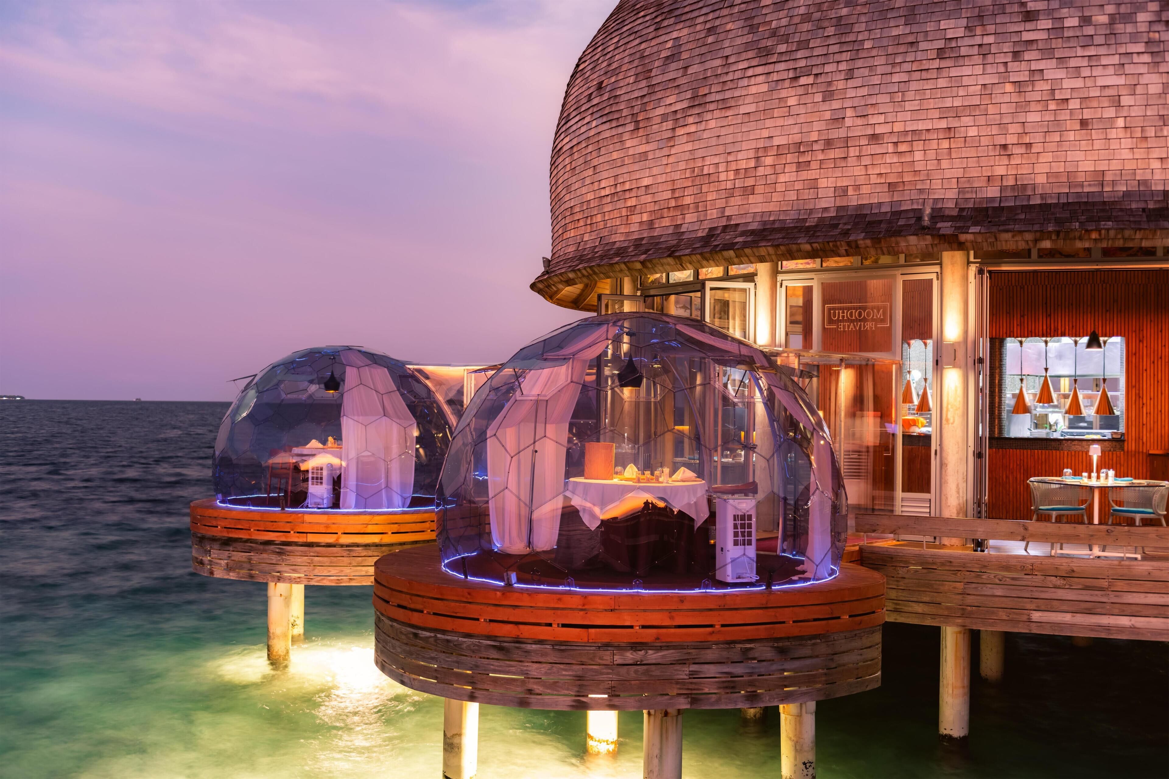 4 restaurants, breakfast, lunch, dinner served; Japanese cuisine