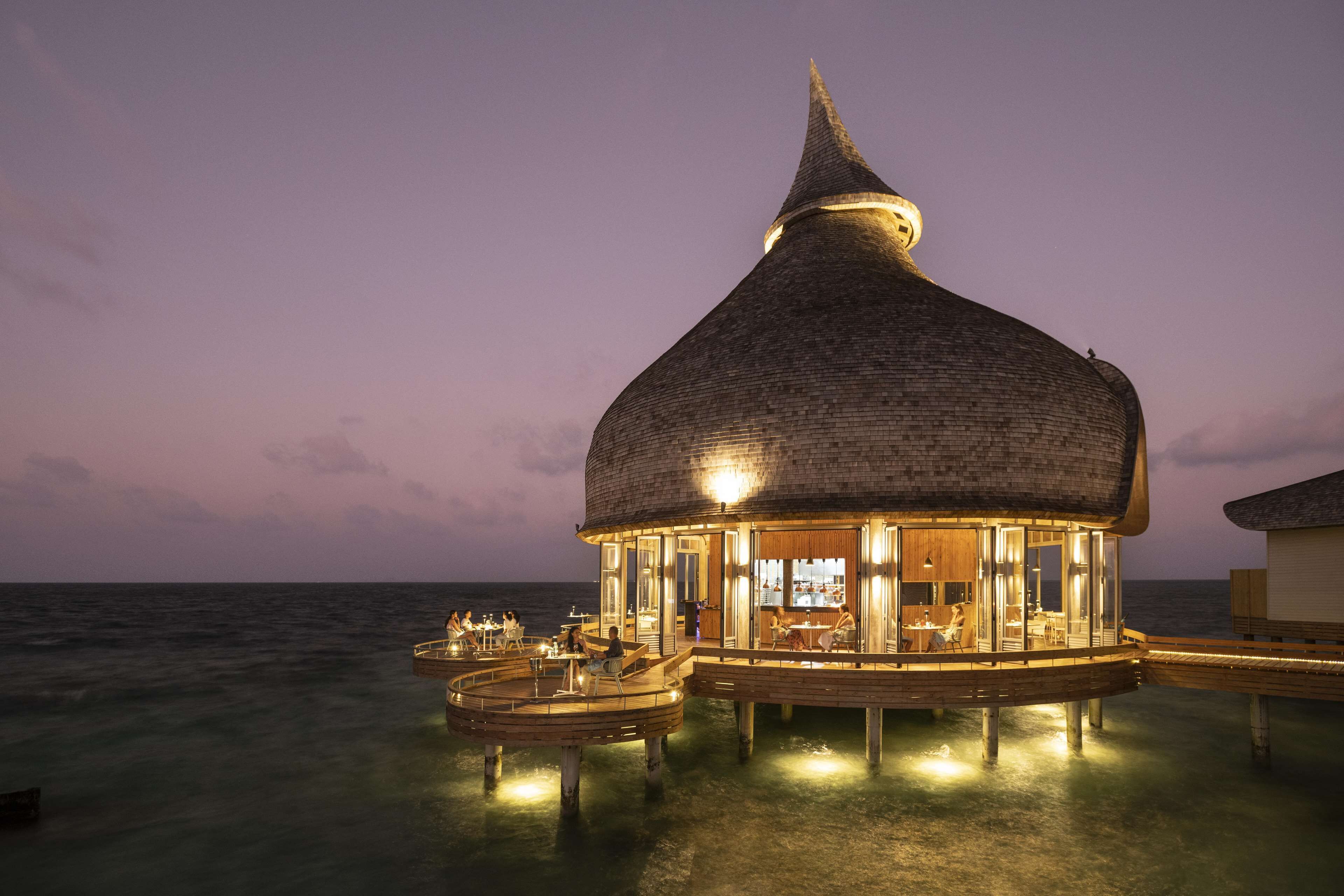 4 restaurants, breakfast, lunch, dinner served; japanese cuisine