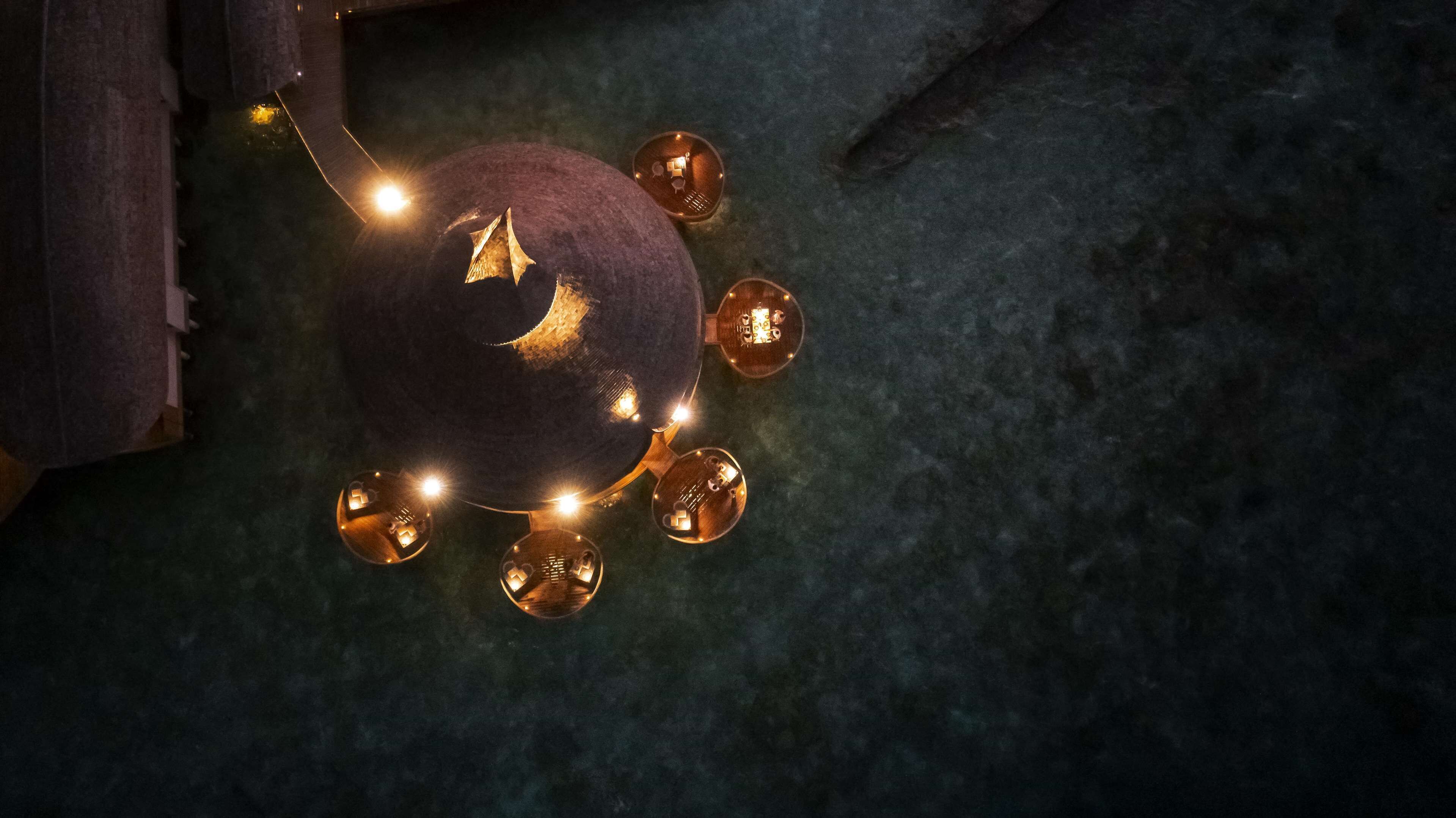 4 restaurants, breakfast, lunch, dinner served; japanese cuisine