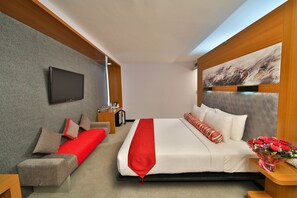 In-room safe, desk, iron/ironing board, rollaway beds (surcharge) - Hotel 6 Chandigarh, Zirakpur (Zirakpur)