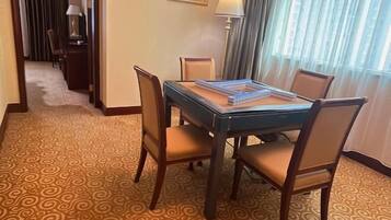 Dining | Dinner and brunch served, Asian cuisine