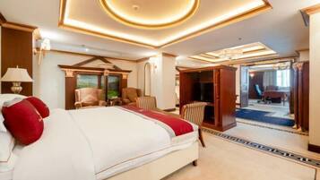 Minibar, in-room safe, alarm clocks