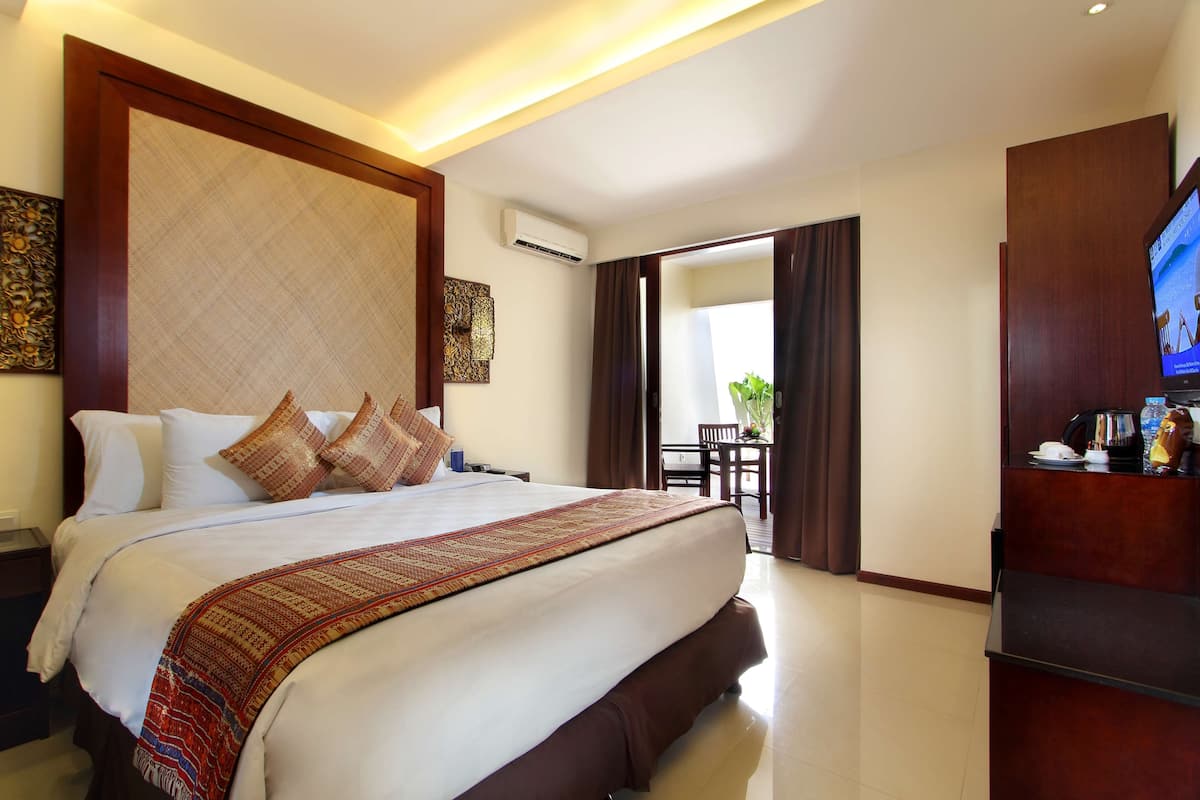 Minibar, una cassaforte in camera, una scrivania, postazione laptop