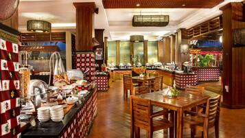 تقديم الغداء والعشاء، الأطباق العالمية