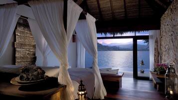 Quarto, 1 quarto (Over Water) | Roupas de cama premium, frigobar, cofres nos quartos