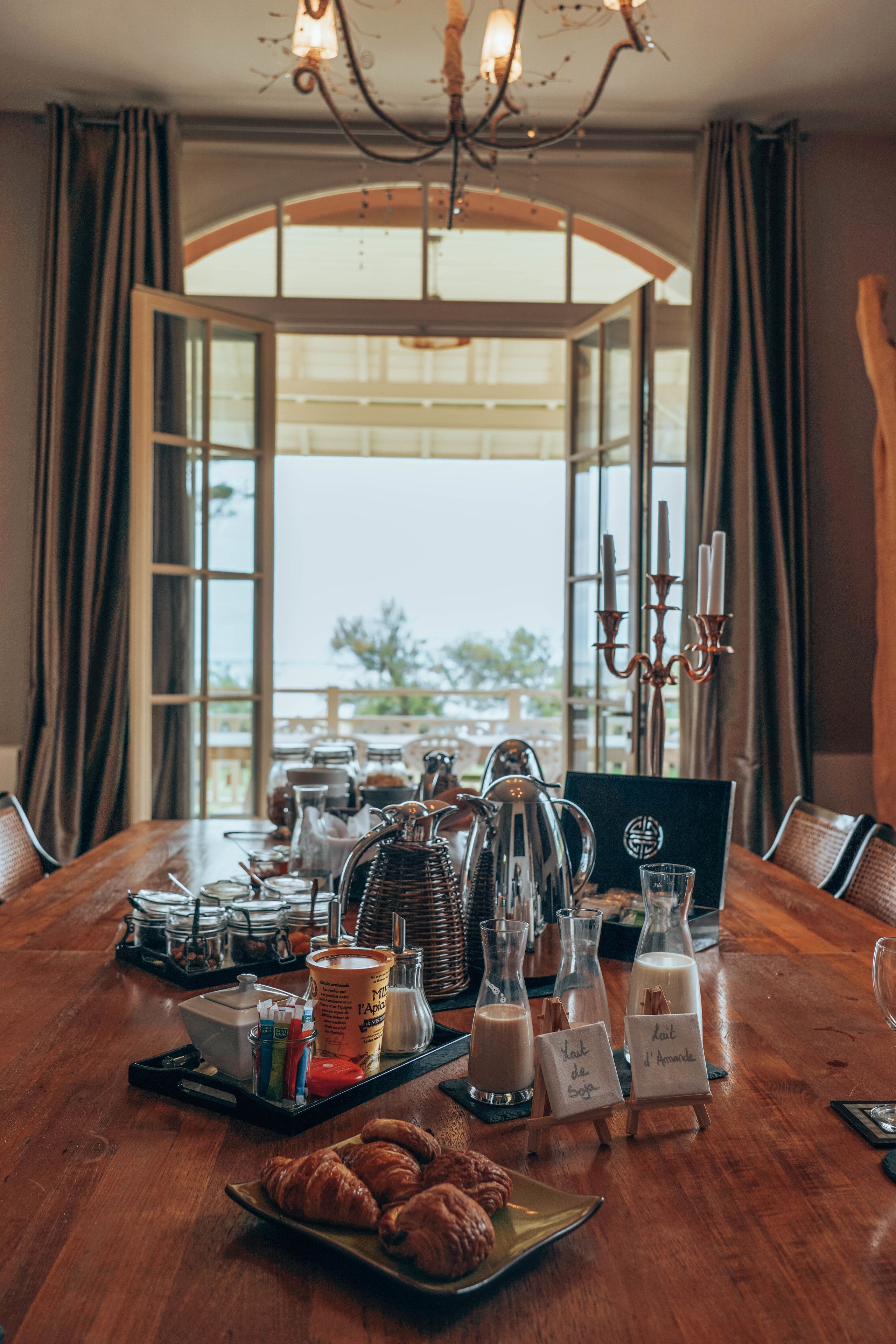 Daily full breakfast for a fee