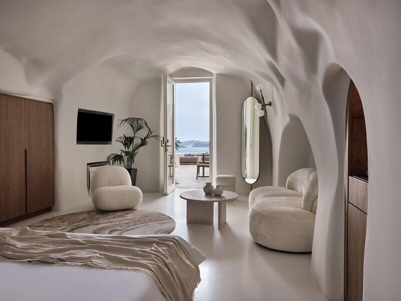 Water Retreat Suite with Infinity Pool and Hot tub | Egyptian cotton sheets, premium bedding, Tempur-Pedic beds, minibar