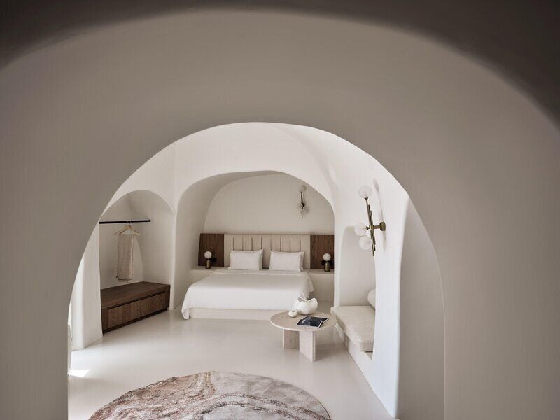 Cave Pool Suite  | Egyptian cotton sheets, premium bedding, Tempur-Pedic beds, minibar