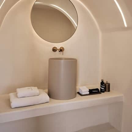 Body treatments, aromatherapy, hot stone massages, deep-tissue massages