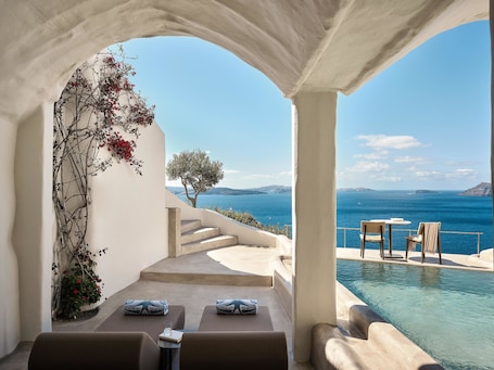 Prestige Suite with Infinity Pool and Hot Tub | Outdoor dining. Andronis Boutique Hotel