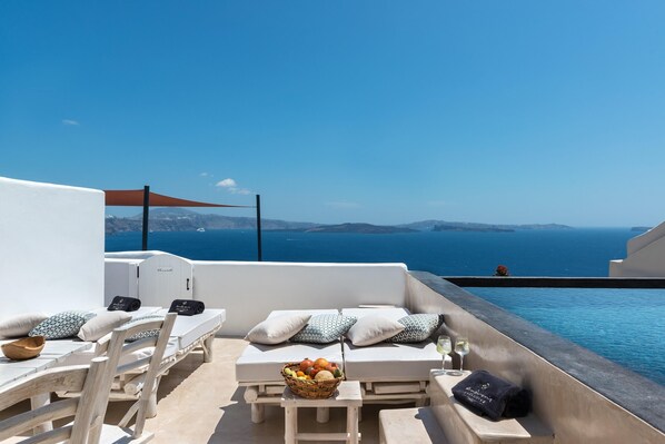 Two Bedroom Suite with Infinity Pool | Terrace/patio
