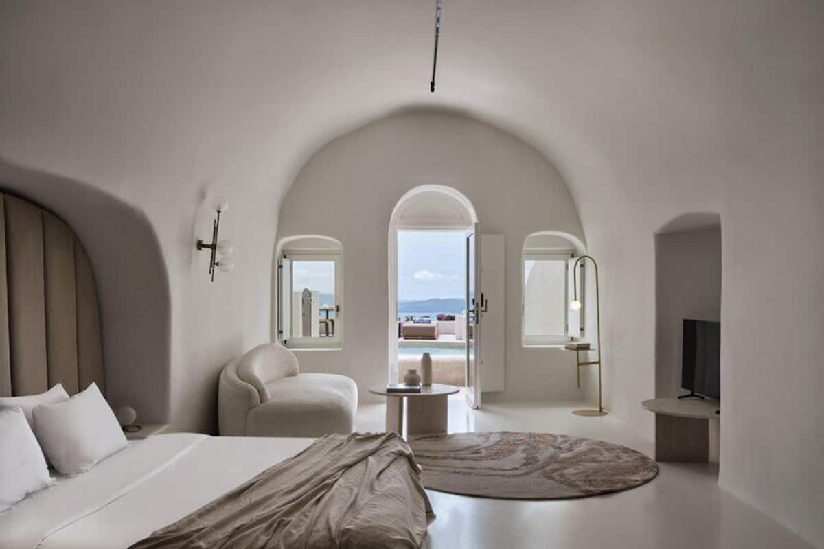 Executive Suite with Plunge Pool | Egyptian cotton sheets, premium bedding, Tempur-Pedic beds, minibar