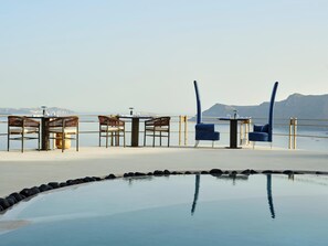 Breakfast, lunch, dinner served; Mediterranean cuisine, sea views 