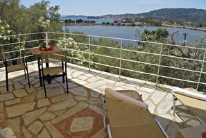 Kamar Double atau Twin Superior, pemandangan laut | Teras/patio