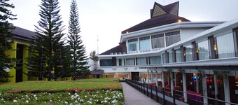 Mikie Holiday Resort & Hotel
