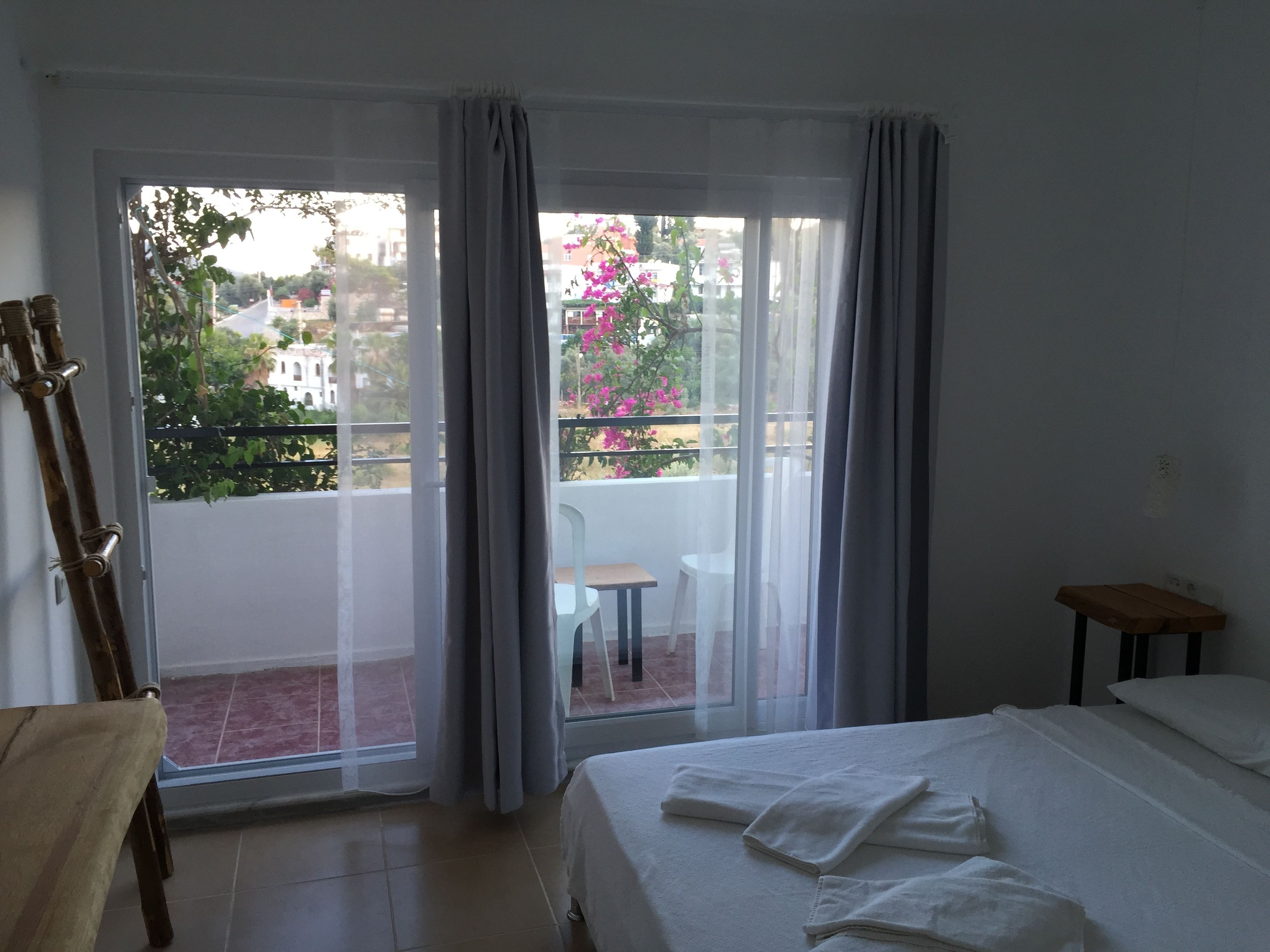 superior room | desk, soundproofing, free cots/infant beds, free wifi