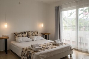 Bureau, chambres insonorisées, lits bébé (gratuits), Wi-Fi gratuit