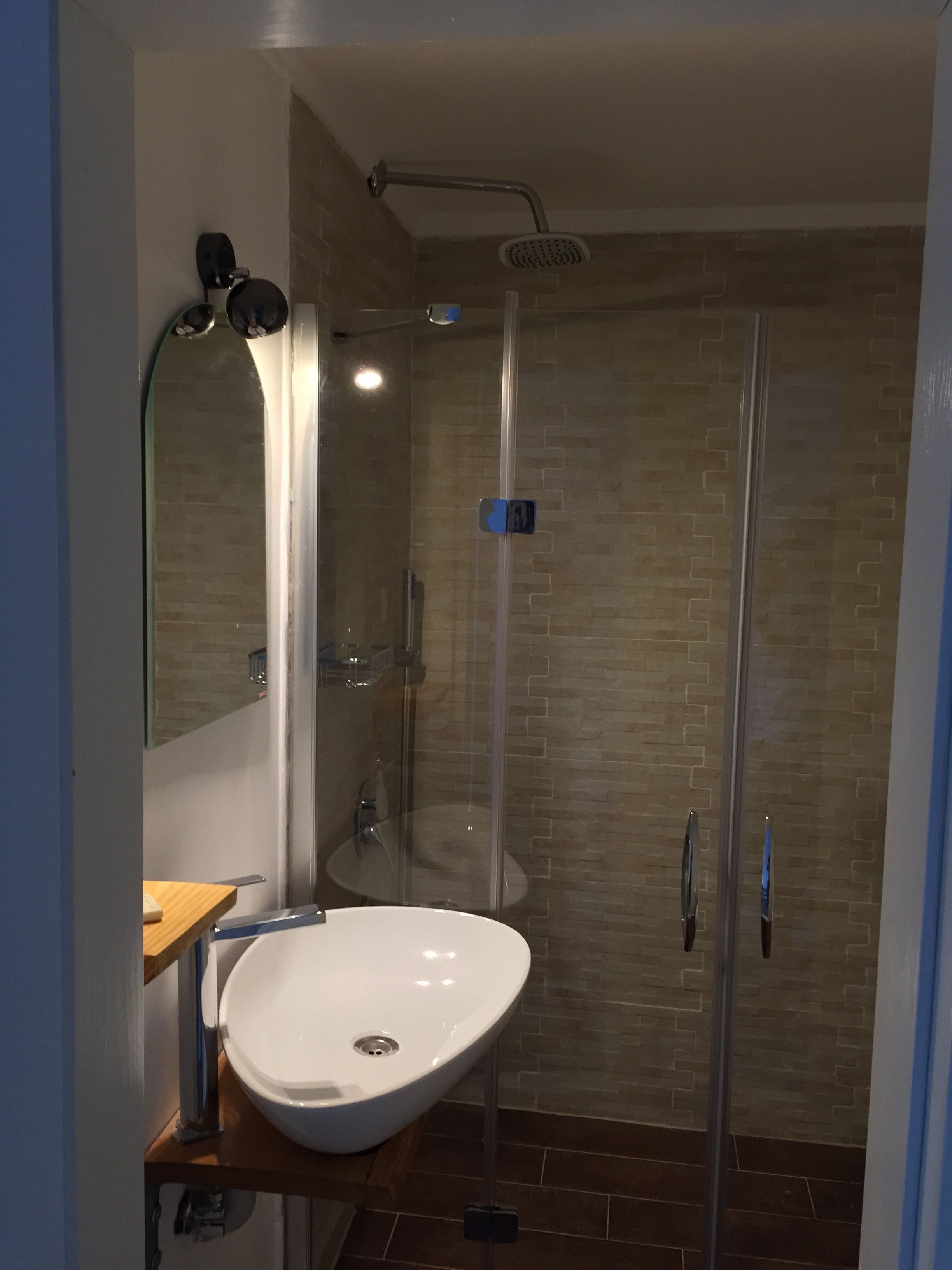 superior room | bathroom | shower, free toiletries, hair dryer, bidet